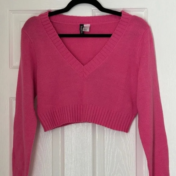H&M DIVIDED Women's Pink Cropped Sweater V Neck Size Medium M  Y2K Grunge - Picture 1 of 3